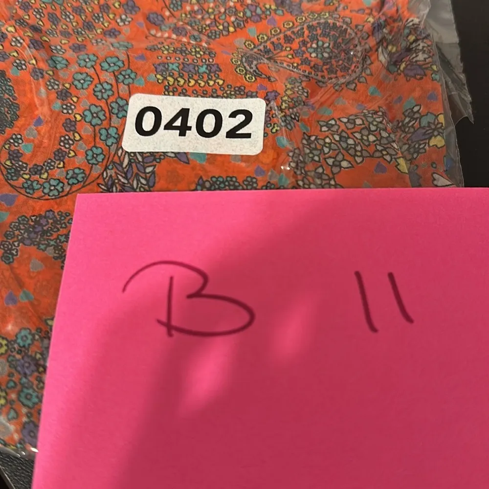 Harlowe & Graham Orange Paisley Blouse Size Medium - Image 6