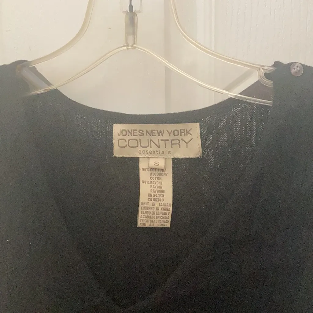 FINAL MARKDOWN Jones New York country top Small - Image 3