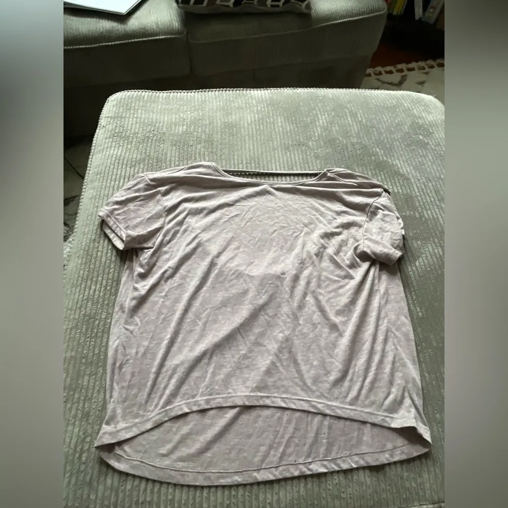 Piece Apparel Open‎ Back Scoop T Shirt Medium - Image 3