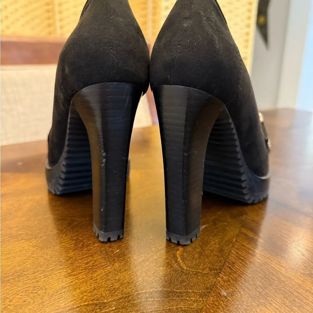 JLO Jennifer Lopez suede heels, black with gold detailing 4” Heels Size 6.5 - Image 8