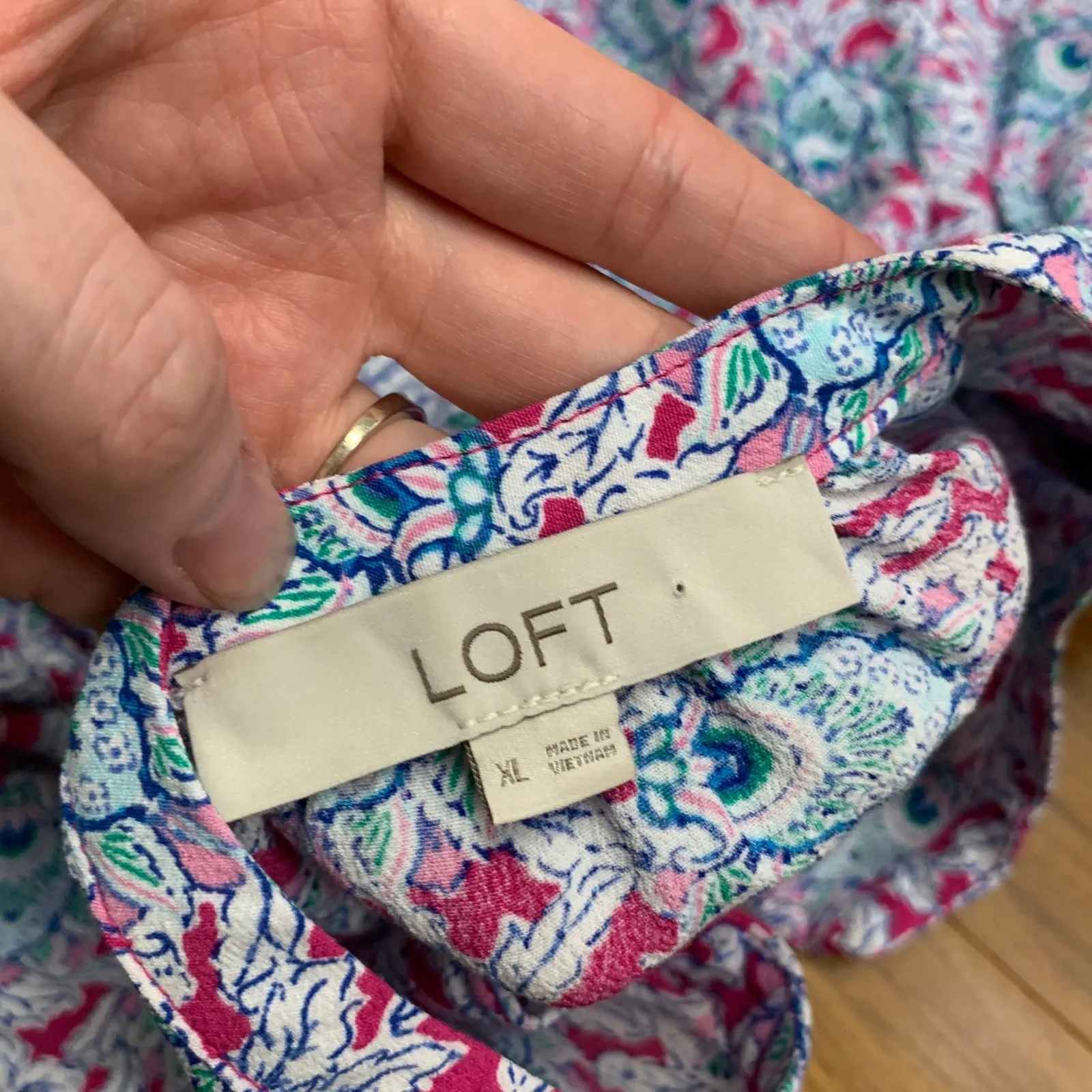 LOFT Womens Floral Print V Neck Short Sleeve Blouse Top Size XL Pink Blue Button - Image 5