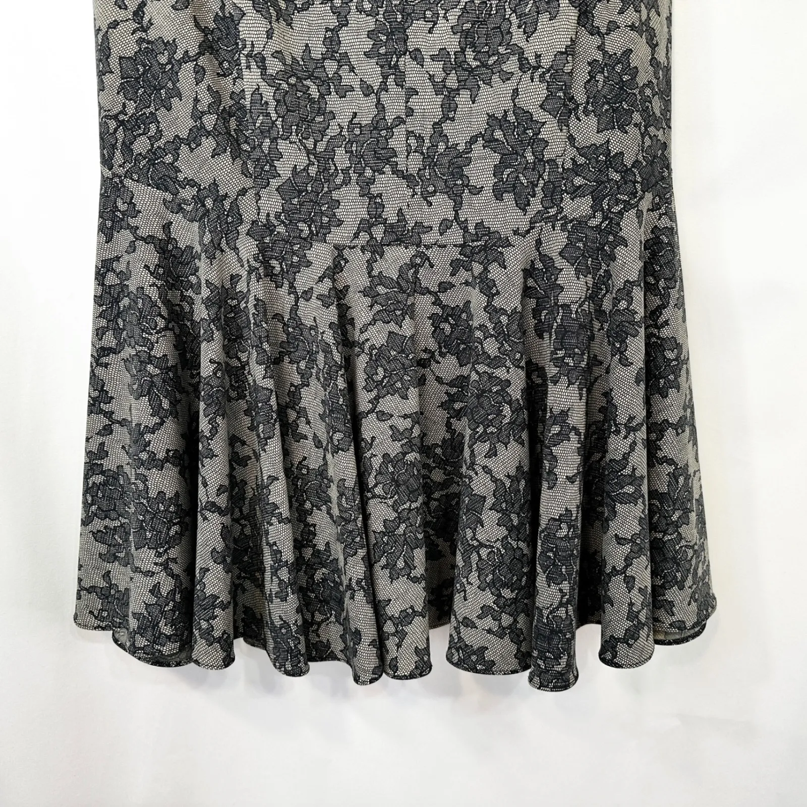 Michael Kors Sz 10 Midi Skirt Trumpet Black Gray Lace Print Flare Whimsigoth 195 - Image 9