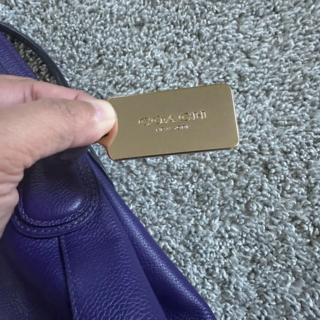 Coach 3 Compartment Hobo Bag - Image 3