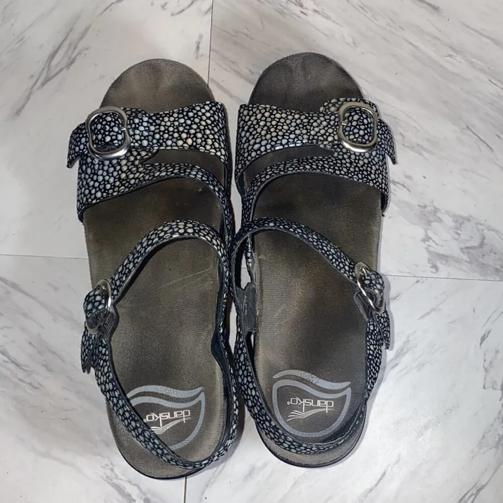 Dansko Sandi Shagreen Buckle Heel Strap Sandals Size 36 / 6 - Image 7