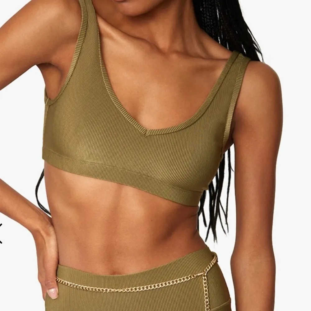 Weworewhat V-NECK RIB SPORTS BRA - Image 7