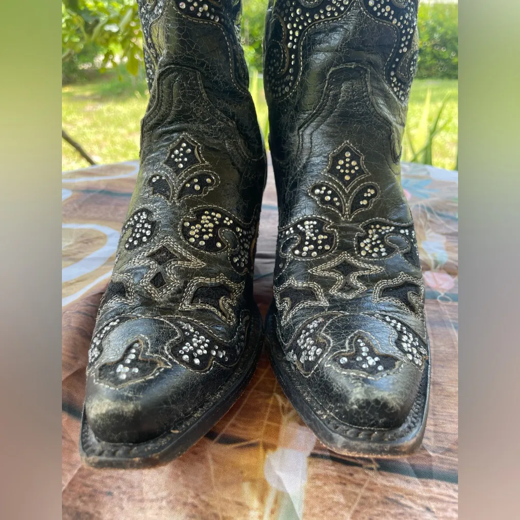 Corral Black Heeled Boots with Western Flair - Image 6
