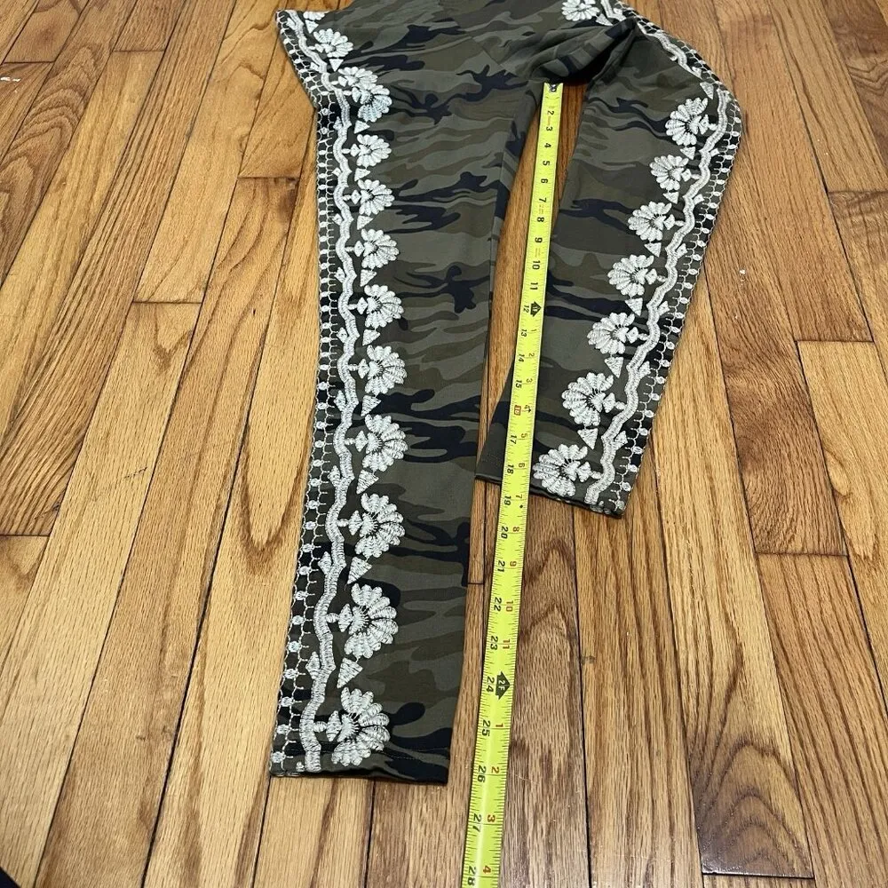 Johnny‎ Was JW Los Angeles Embroidered Green Camo Leggings Size XS - Image 6