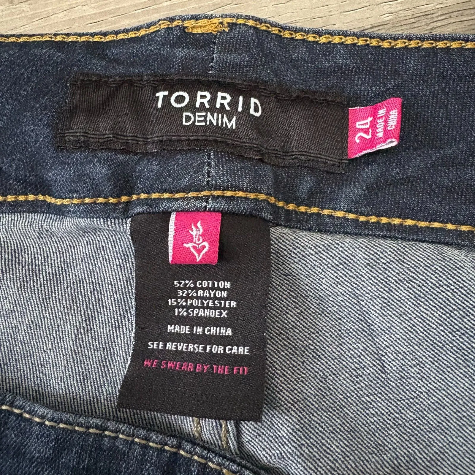 Torrid Ankle Cropped Skinny Jeans Dark Wash Denim‎ Zipper Detail Plus Size 24 - Image 6