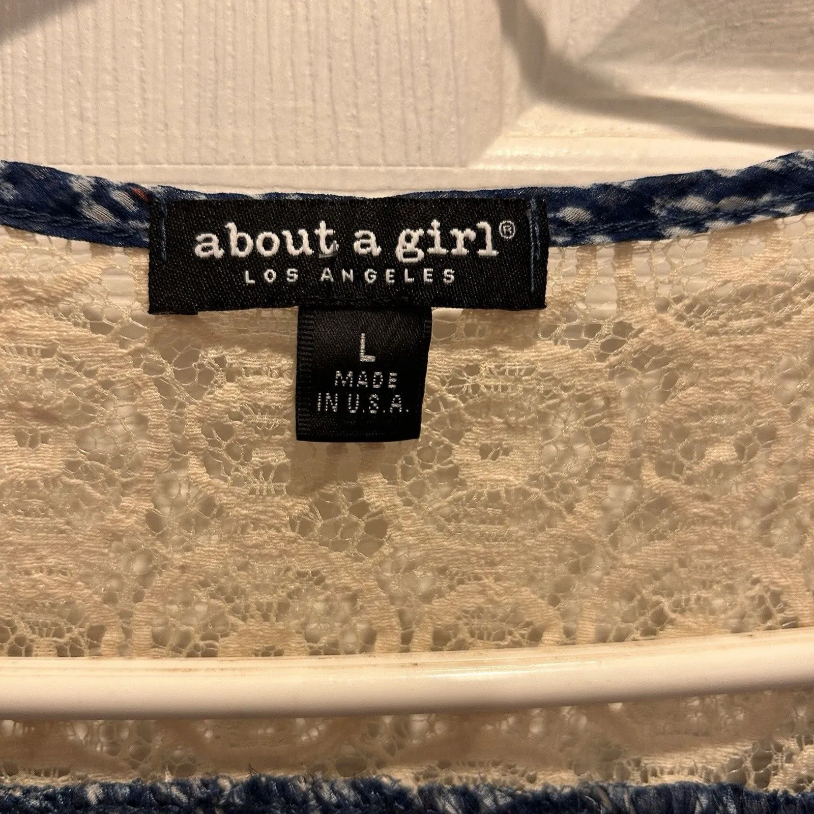 About A Girl Made In The USA Blue White Tank‎ Blouse Crochet Trim Large Festival - Image 4