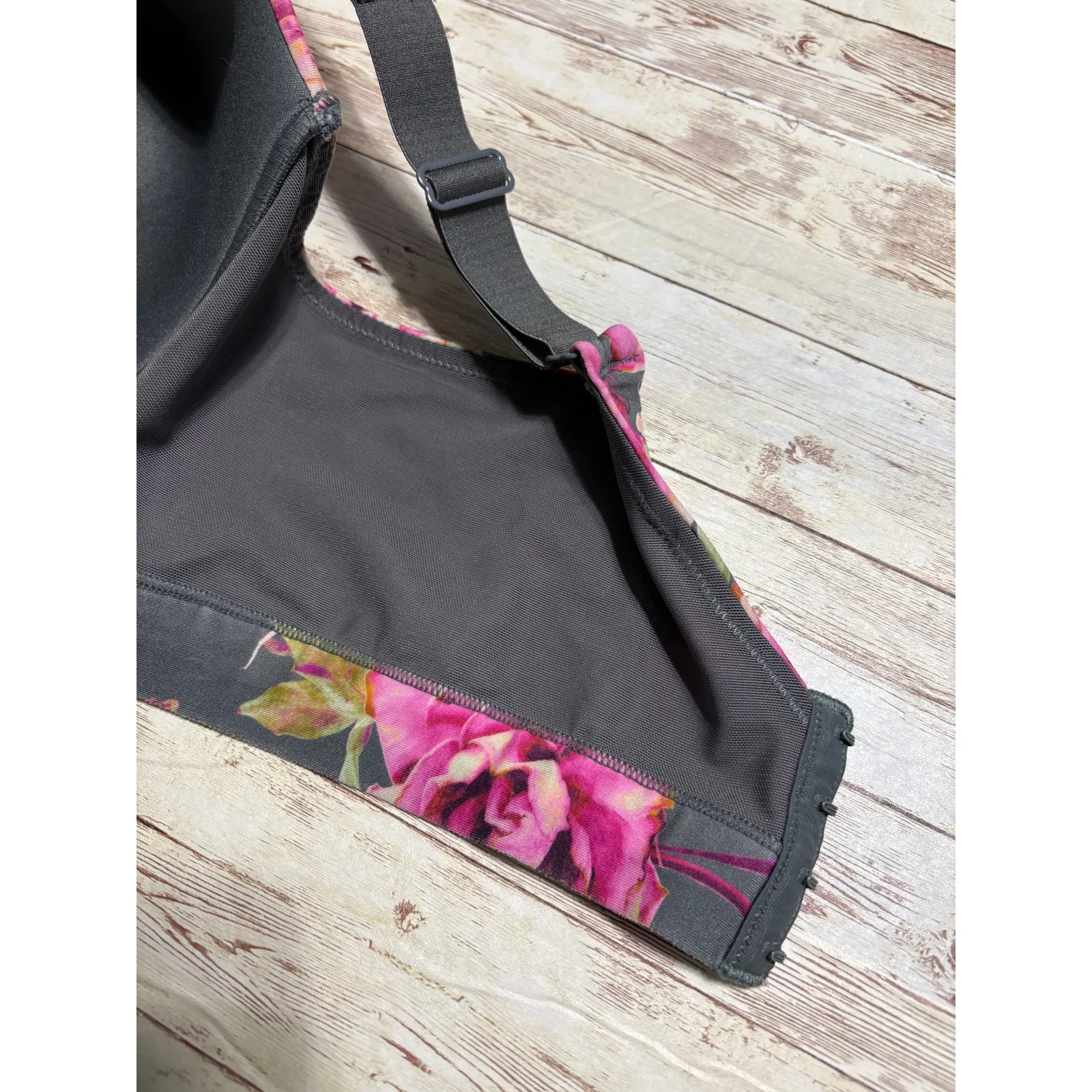 Cacique Wireless Bra No Wire Floral Size 46F Lane Bryant Gray Pink - Image 6