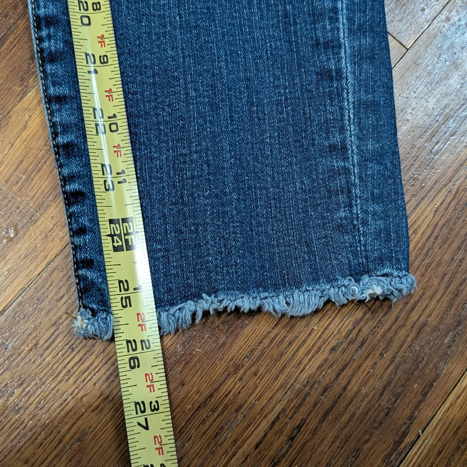 7 For All Mankind Medium Blue Cropped Jeans Raw Hem Size 28 - Image 9