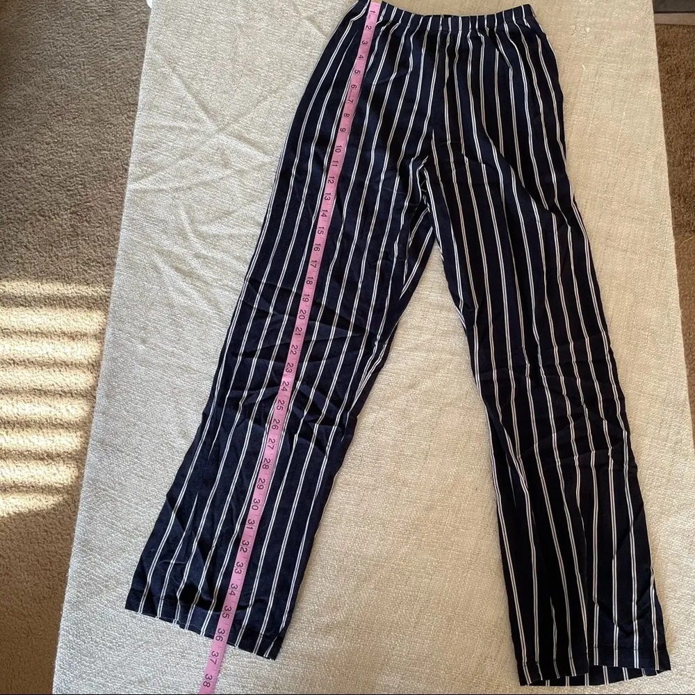 Brandy Melville Pull On Pants - Image 9