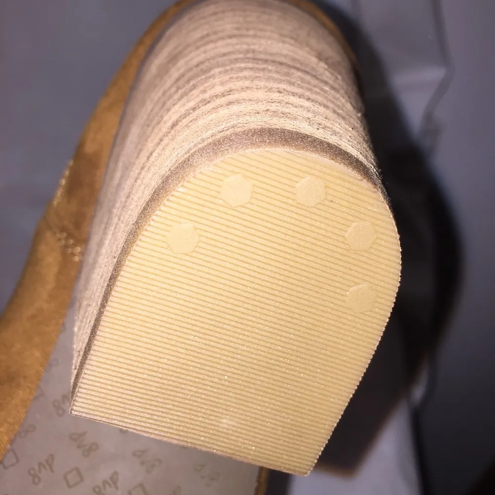 DV8 Dolce Vita Suede Ankle Boots/Booties - Image 6