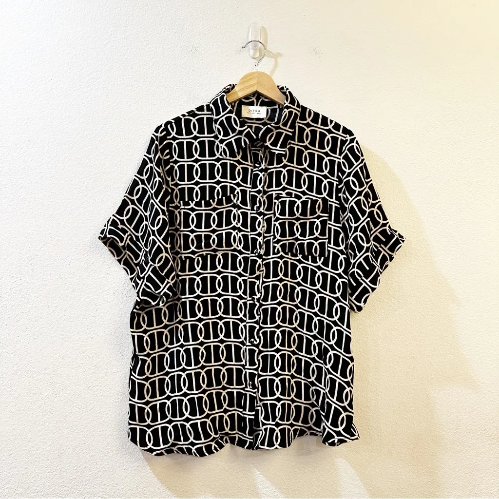 Dissh Izzie Chain Vacation Shirt Collared Button Down Size 2 Black - Image 2
