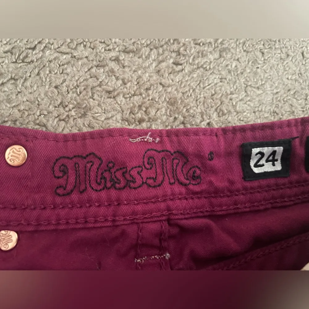 Miss Me Skinny Jeans with Rasberry Angel Wing Bedazzled Rhinestone Back Pockets - Image 13