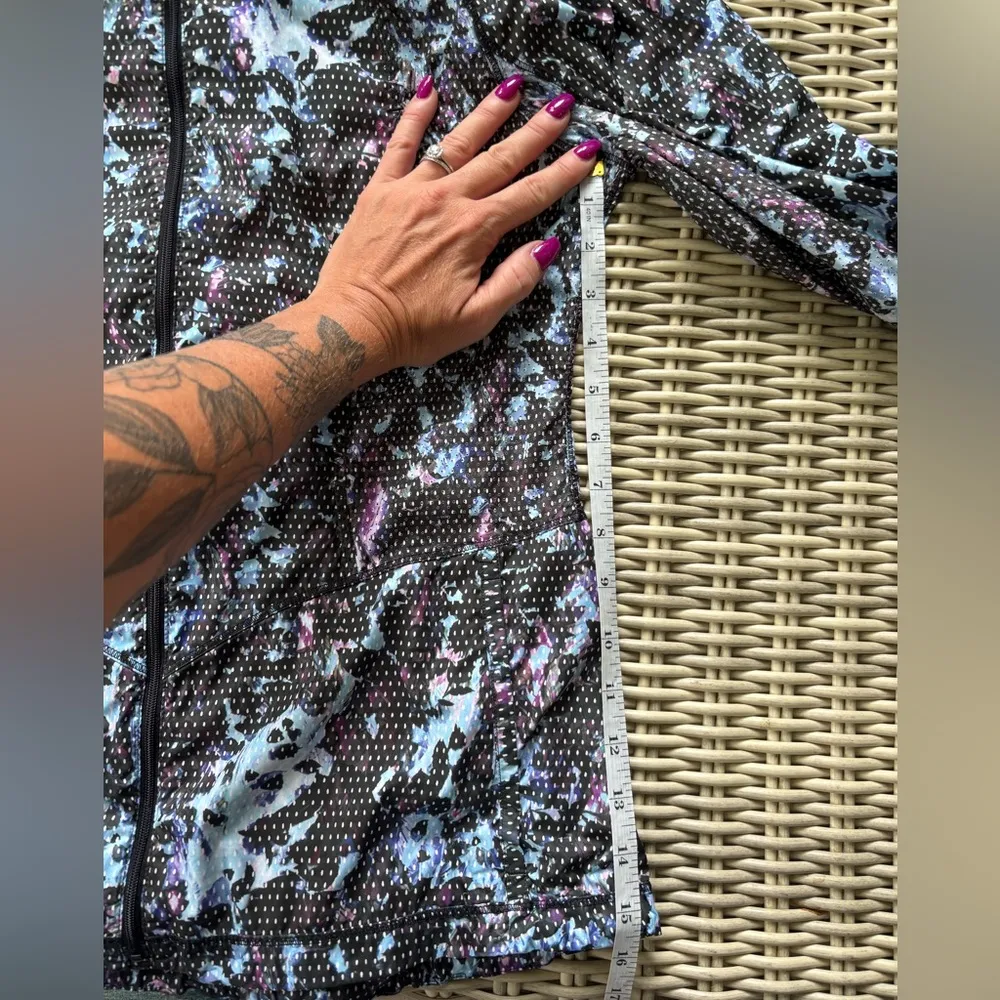 Lululemon Back‎ Pack It Jacket Floral Size 6 Athleisure hiking outdoors workout - Image 15