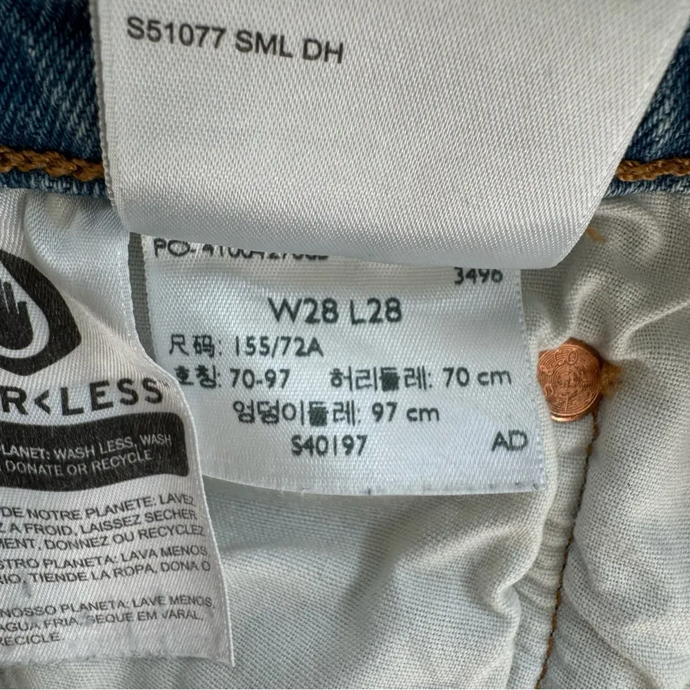 Levi’s 501 Straight Jeans Raw Hem Medium Wash - Image 8