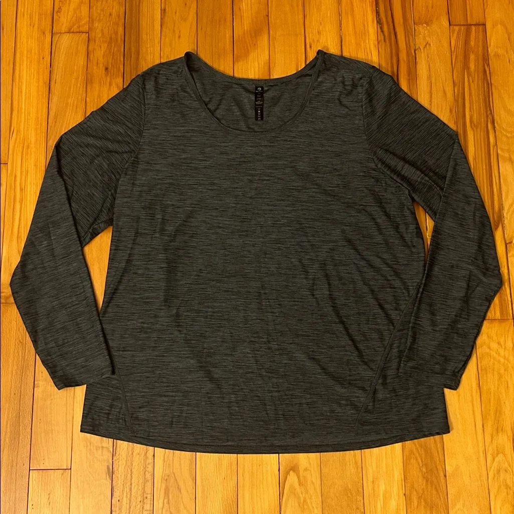 90° Degree by Reflex Athletic Long Sleeve T-Shirt - Image 2