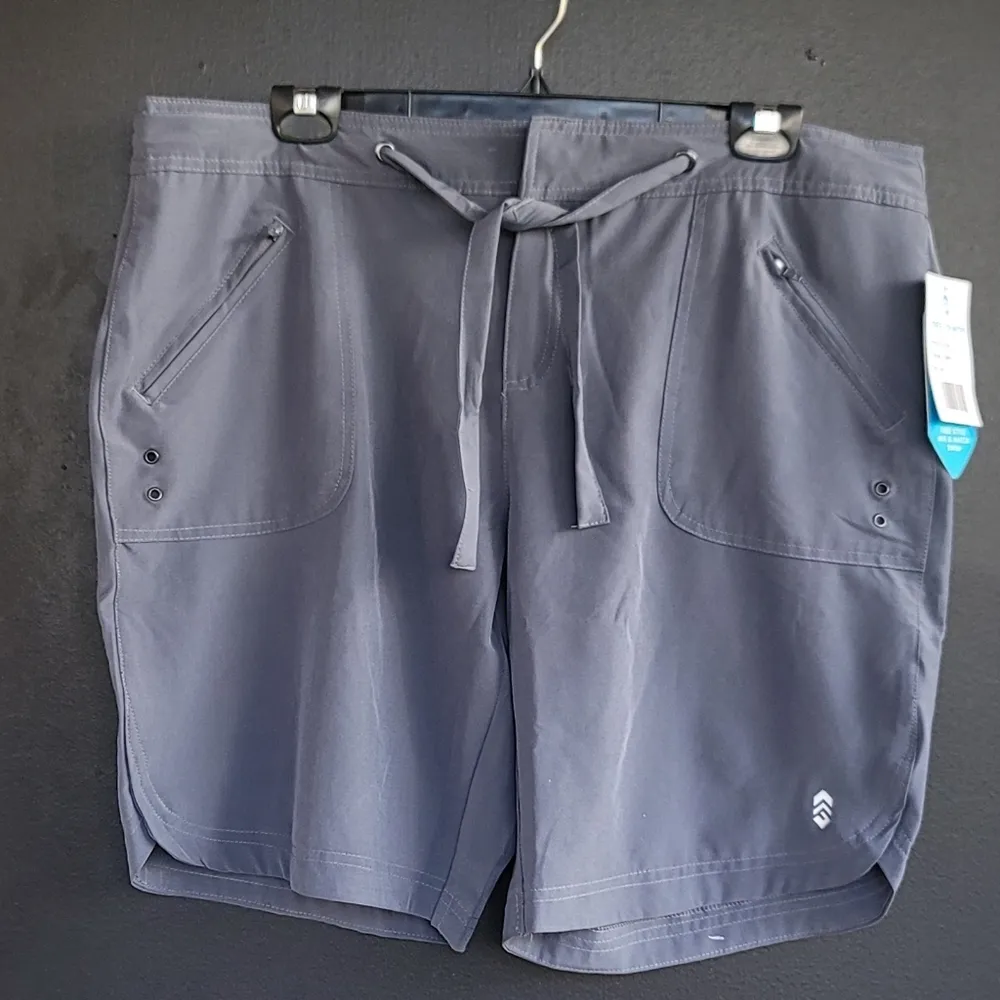NWT! Free Country Womens Plus Size Cloud Grey Bermuda Board Shorts 2X - Image 2