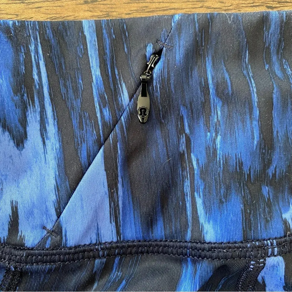 Lululemon All Meshed Up 7/8 Tight Painted Animal Sprinkler Black / Black size 2 - Image 7