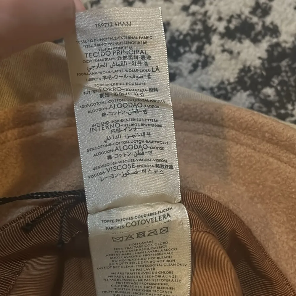 Gucci Felted Wool Bucket Hat with Patch Unisex Style size L - Image 5