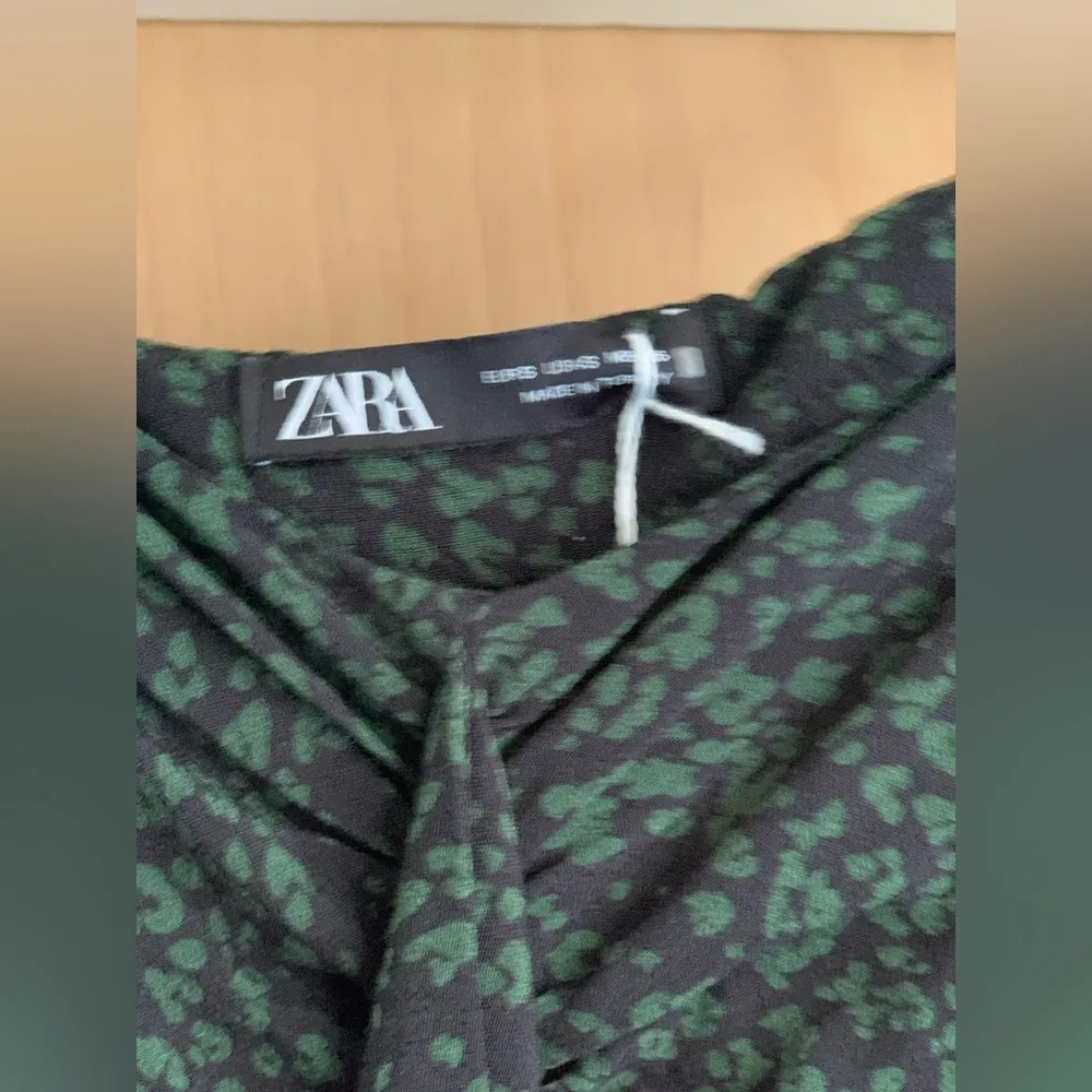 Zara Green Leopard Ruffle High Waisted Skirt.   Size-Small - Image 4