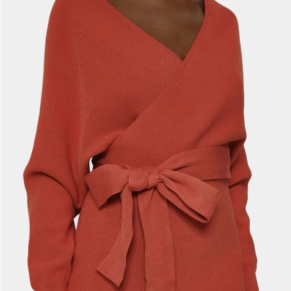 043H.- Everyday Deep V Neck Belted Mini Knitted Dress. - Image 4