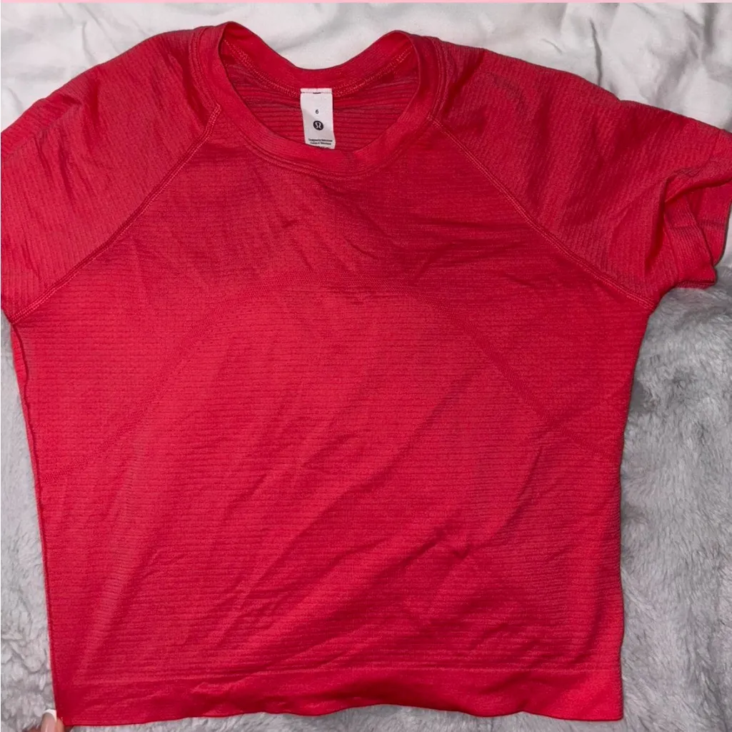 Lululemon swiftly cropped tee size 6 in raspberry coulis pink - Image 2