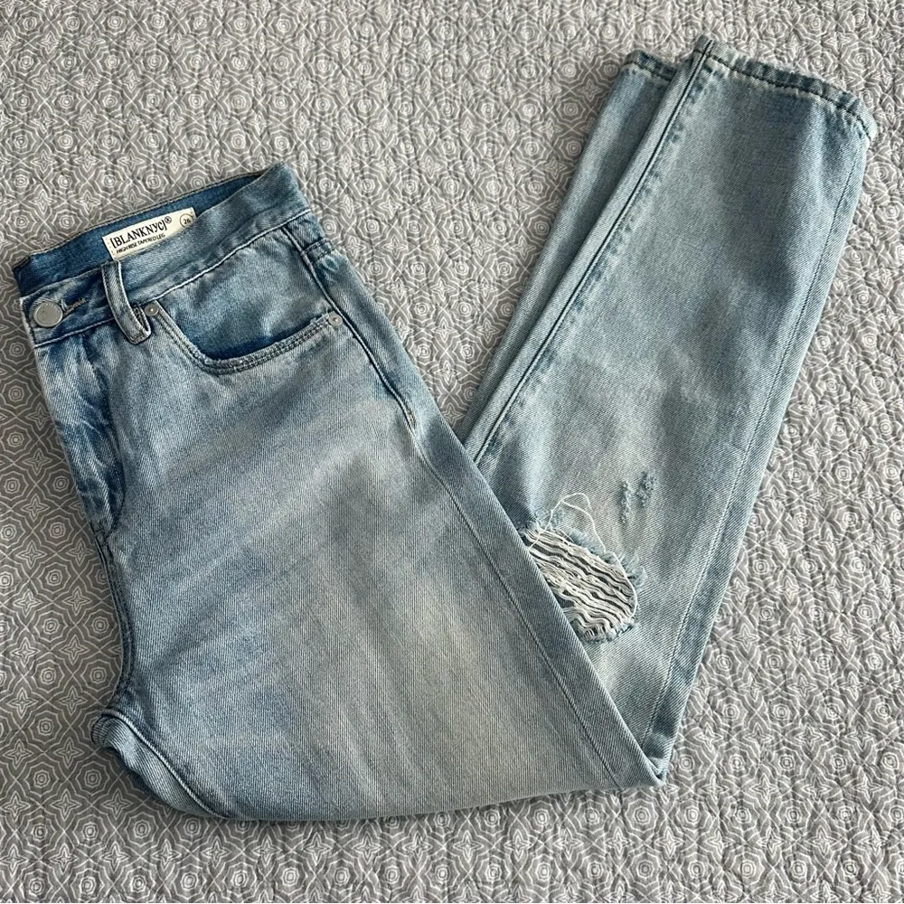 NEW! Blank NYC High Rise Tapered Leg Jeans Light Wash Size 26 - Image 6