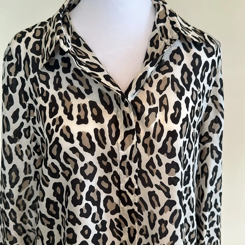 Theory Leopard Print Silk Button Up Shirt Size Medium - Image 7