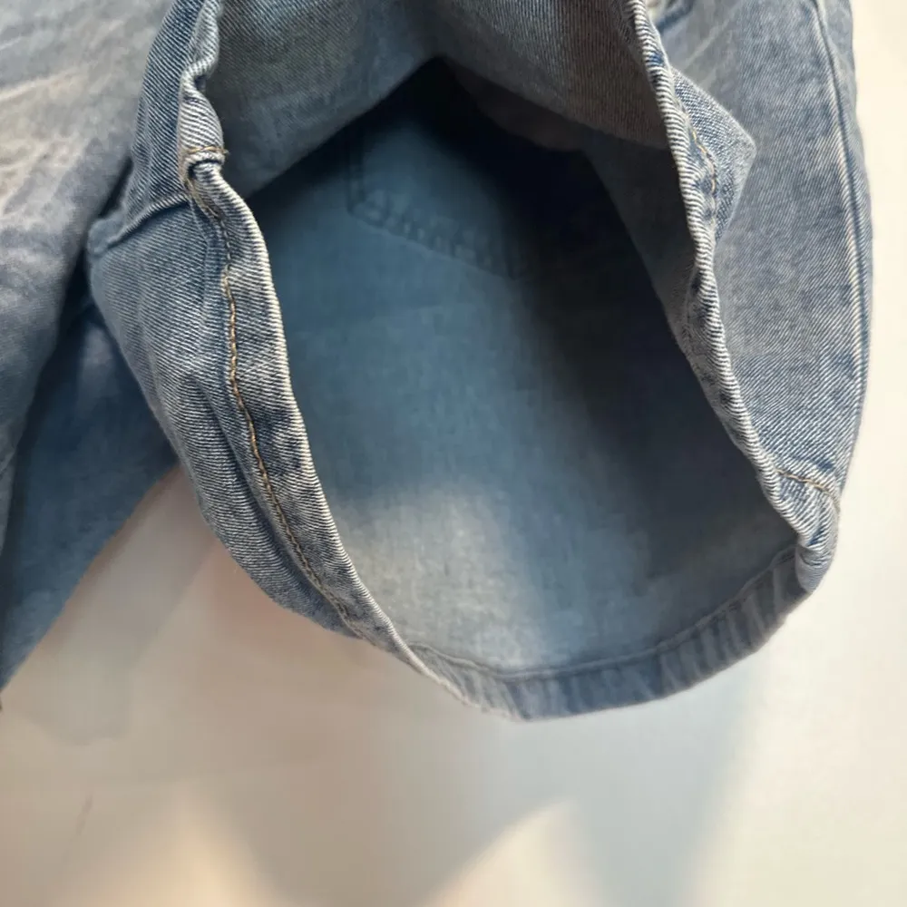 NWOT Women’s Sz: 16 Sound/ Style Easy Fit Tummy Control Distressed Jean Shorts. Blue - Image 11