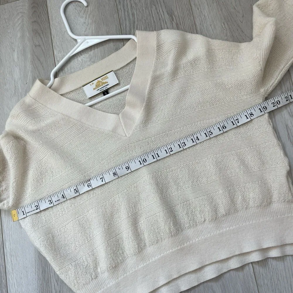 Le Mont St Michel 100% merino wool V Neck Crop Sweater Cream (s) quiet luxury - Image 3