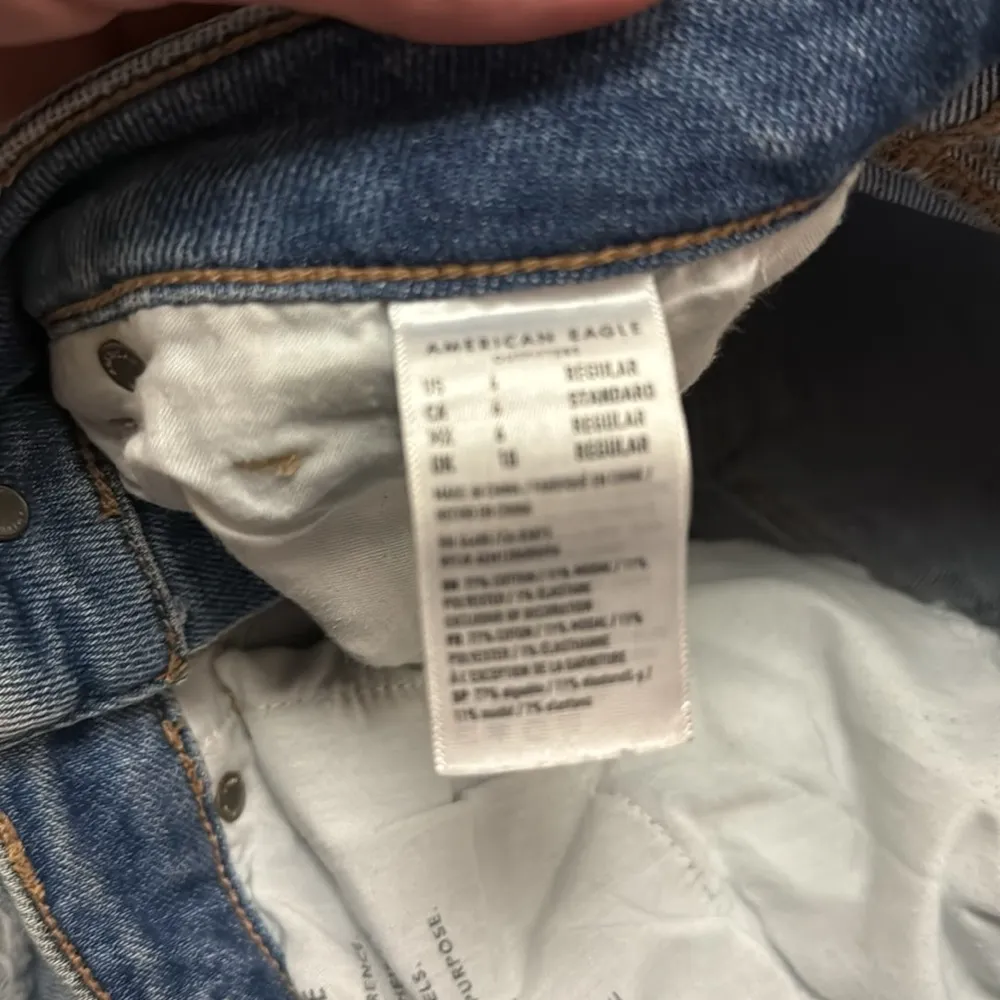 American Eagle mom ripped jeans - Image 5