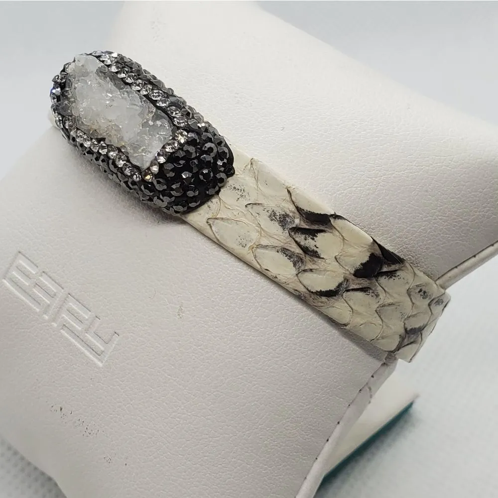 Unique White & Gray Bracelet & Ring Set - Image 9