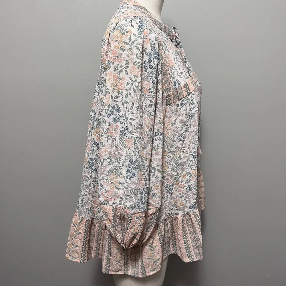 Blu Pepper peach floral ruffle hem peasant blouse size small - Image 8