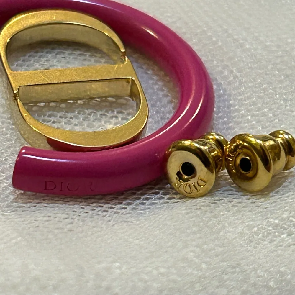 Dior 30 MONTAIGNE EARRINGS Gold-Finish Metal and Rani Pink Lacquer - Image 7