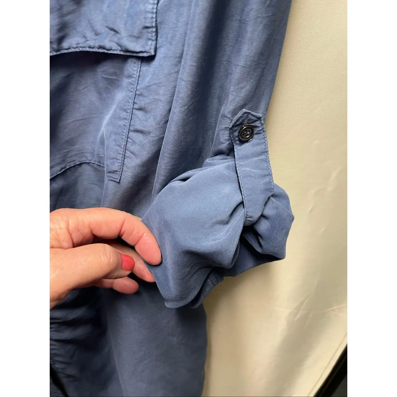 Travel Smith size XL button front ruched sides button tab sleeves Blue - Image 3