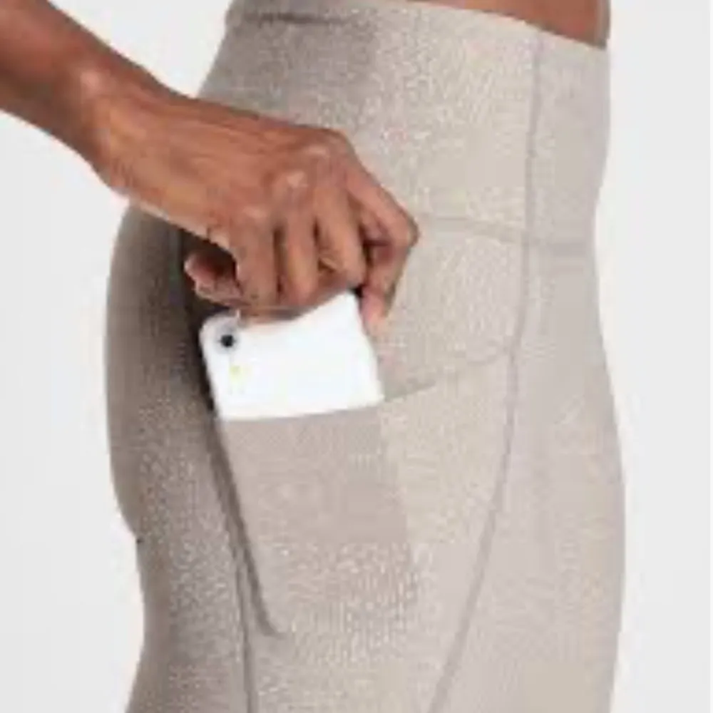 ATHLETA Tan Rainwater White Fleck Salutation Stash Pocket Leggings - Image 4