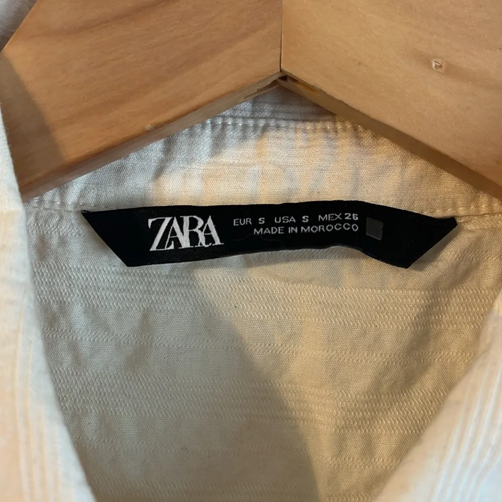 Zara Boxy Wide Cropped Collared Button Up Short Sleeve Shirt - Image 2