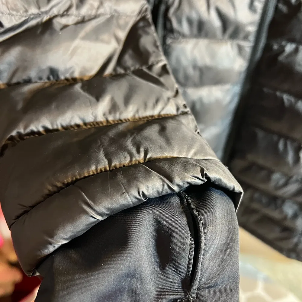 Black Quilted Puffer Jacket with Hood and Mid - Image 2
