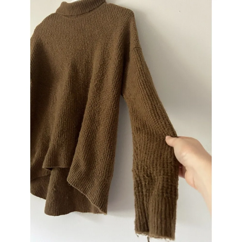 Wool Waffle Knit Turtleneck Mock Neck Long Sleeve Sweater Size Medium - Image 4