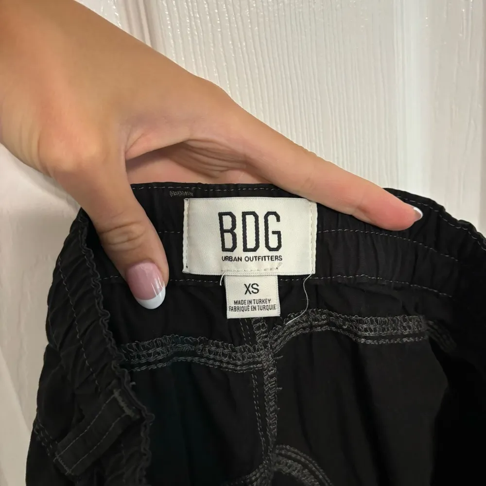 BDG  Lowrise Black Cargo Pants - Image 4