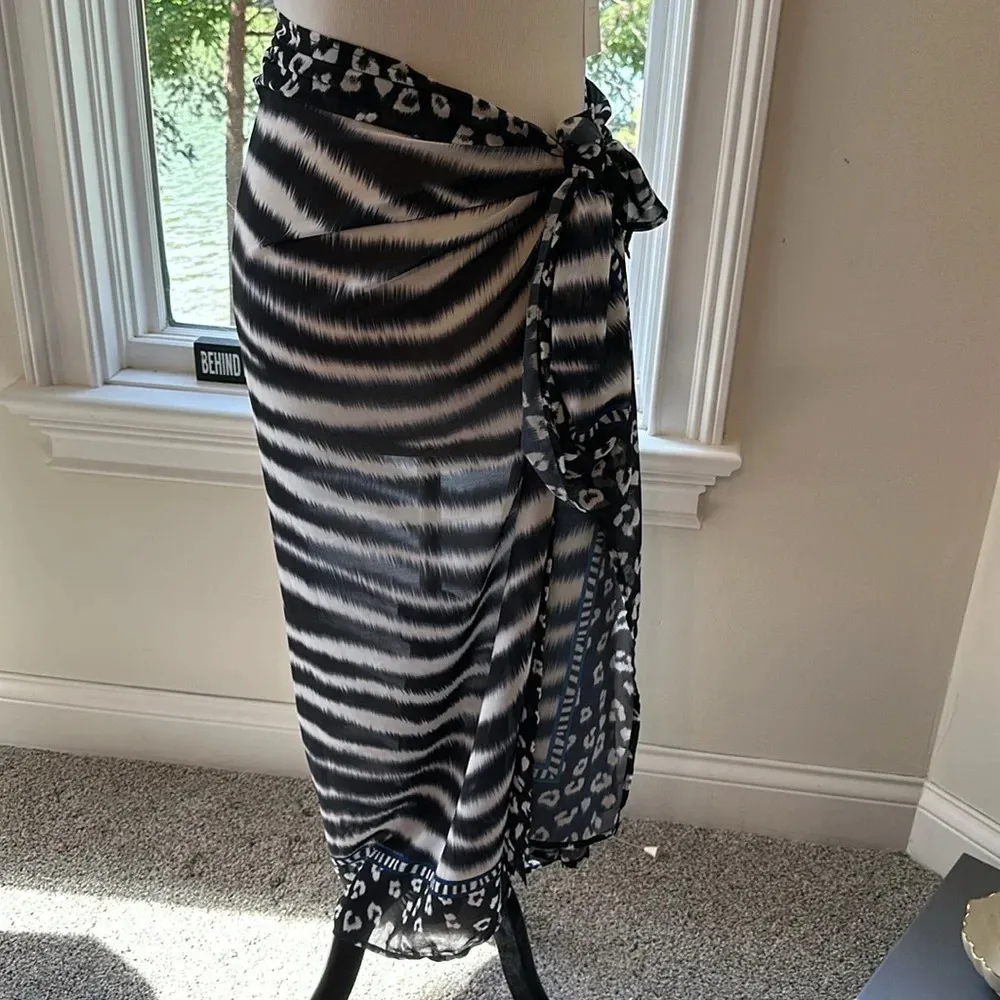 Coco reef Contours by  Pareo Swim Coverup, One Size, 100% Rayon, EUC - Image 2