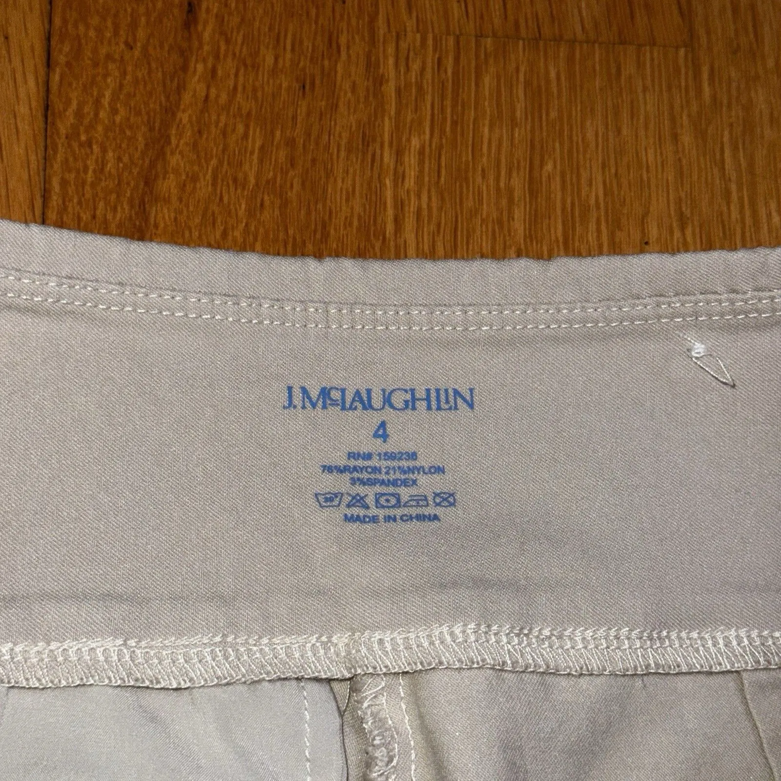 J. McLaughlin Women's Pull On Ankle Pants Split Sides Beige Sz 4 Preppy Classic - Image 3