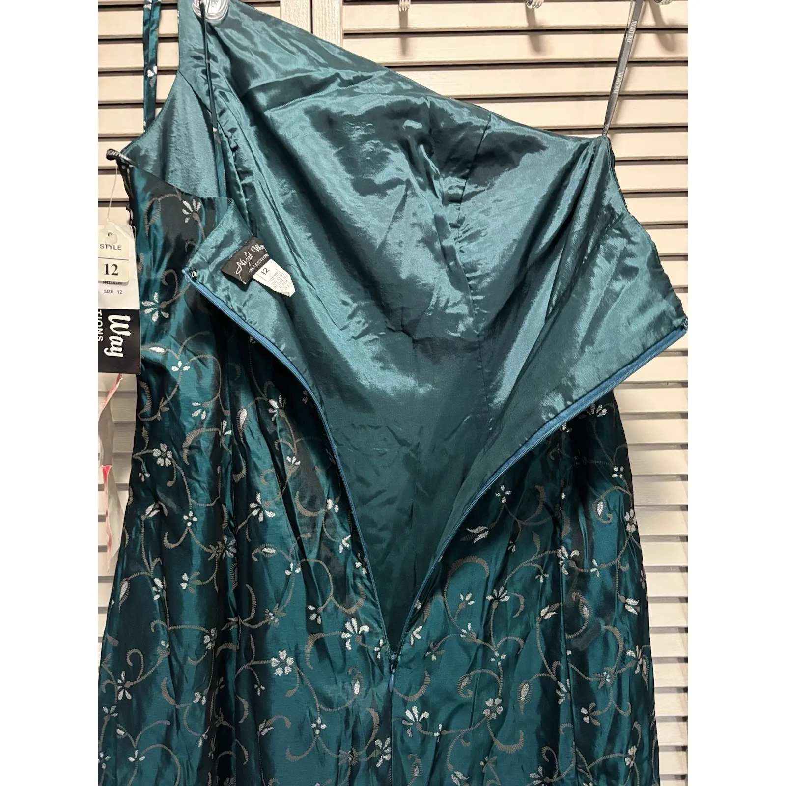 Night Way Green Embroidered Floral Taffeta Long Formal Dress NWT 12 One Shoulder - Image 9