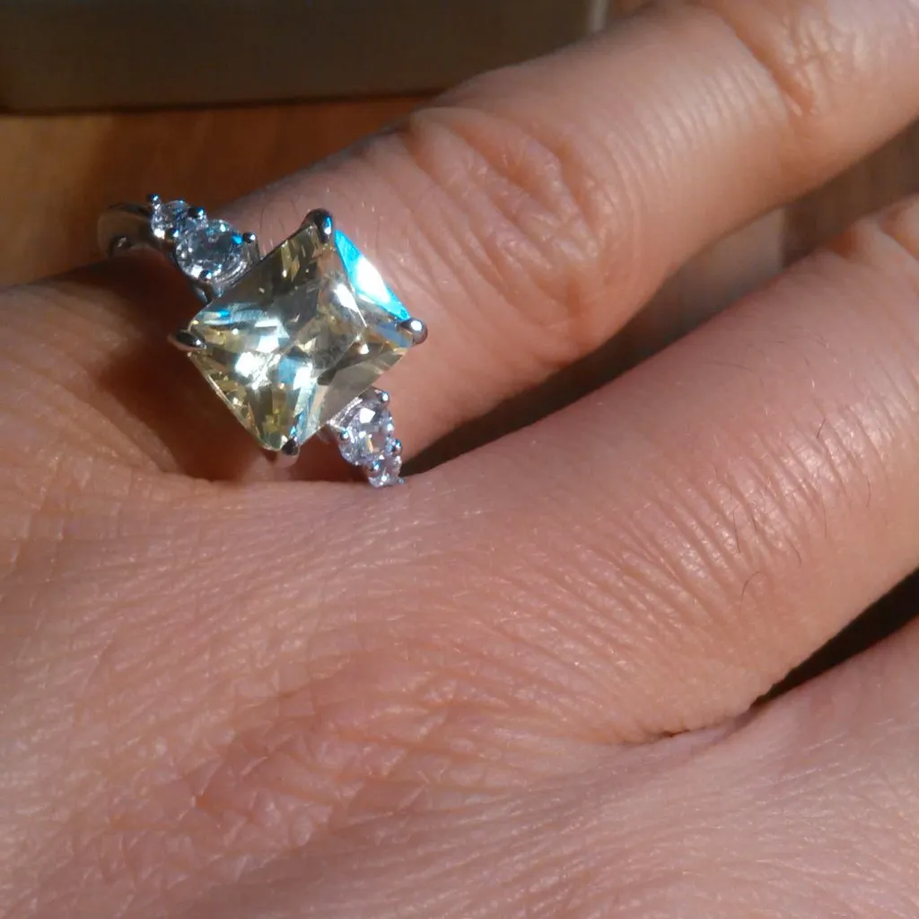 Simulated Peridot and White Diamond Sterling Silver Ring (Size 6) - Image 6