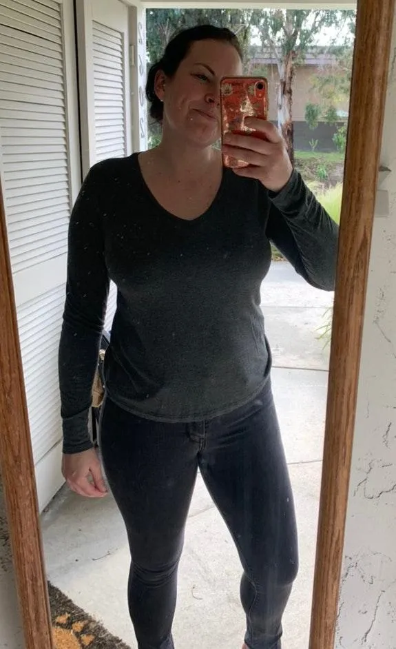 Tresics Gray V Neck - Image 2