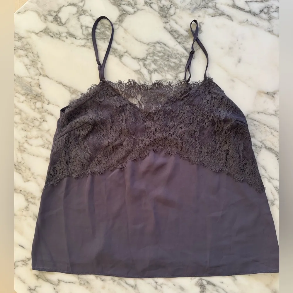 NWOT All In Favor Lace Trim Cami Tank Top Grey Small double lined front - Image 3