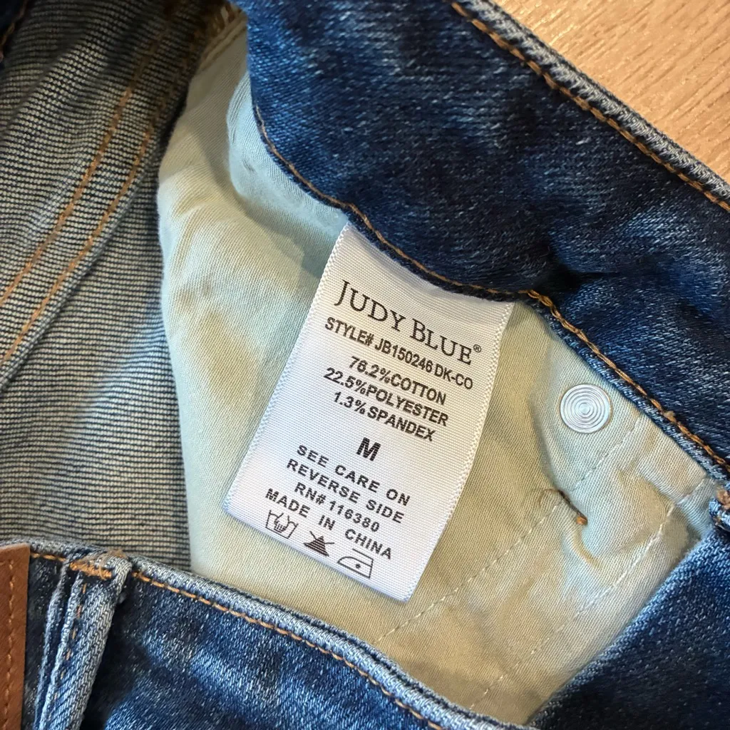 Judy Blue Women’s High Waisted Tummy Control Cuffed Shorts Dark Wash Size M - Image 5