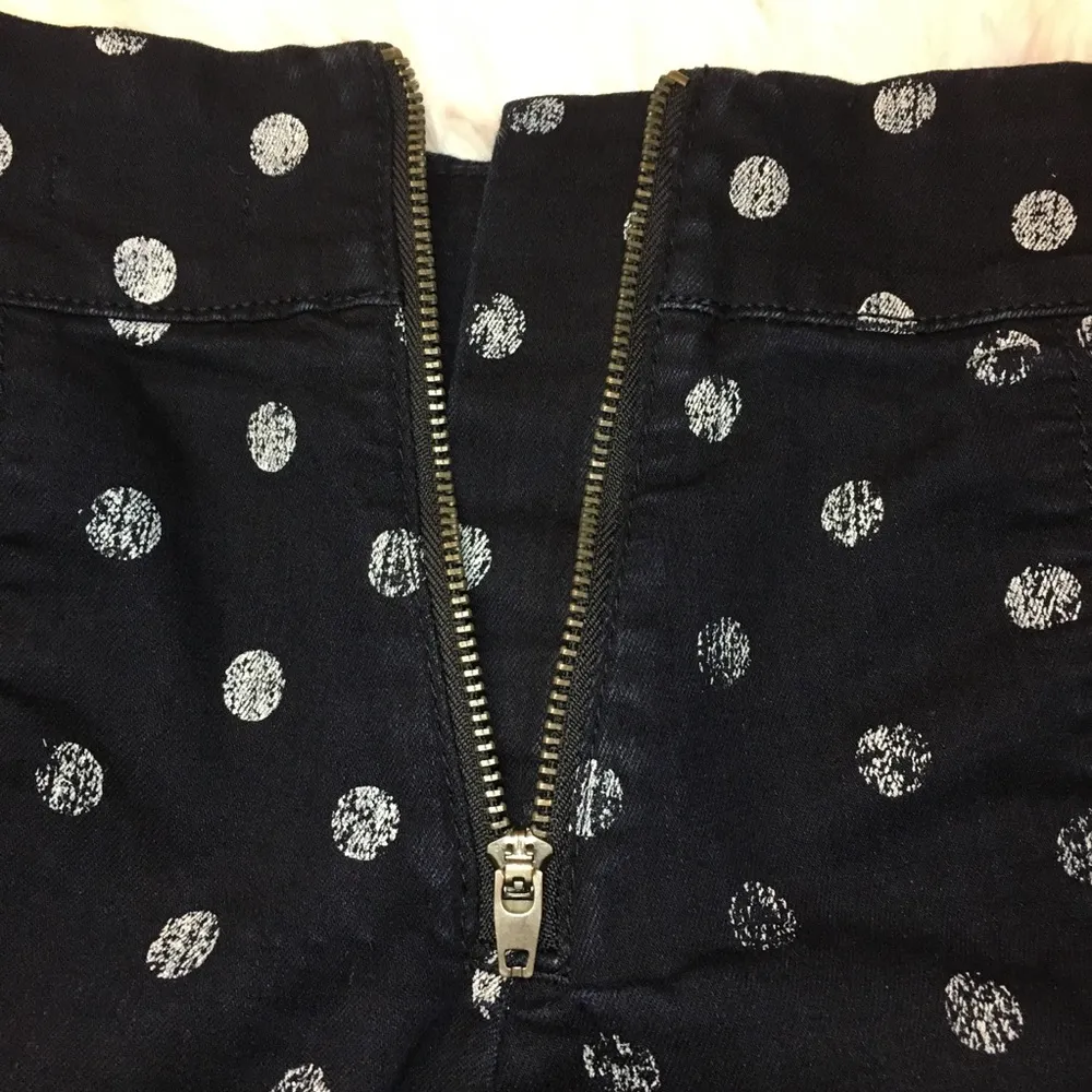 // KIMCHI BLUE Navy Blue Polka Dot High Waist Stretch Shorts 0 - Image 11